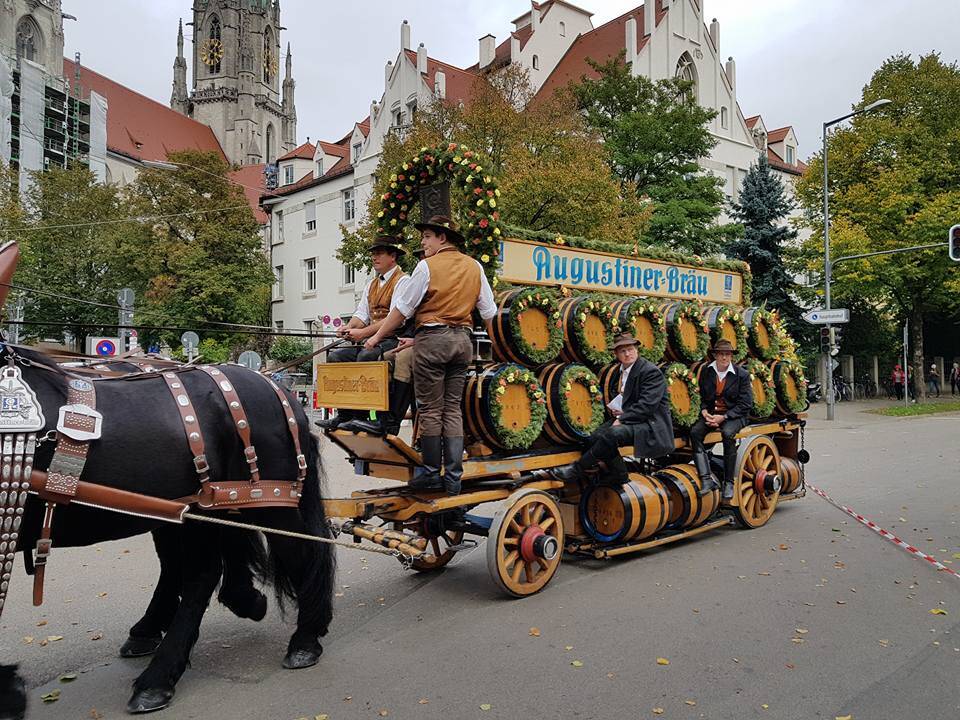 Les tonneaux de bière de l'Oktoberfest sont en approche à Munich !